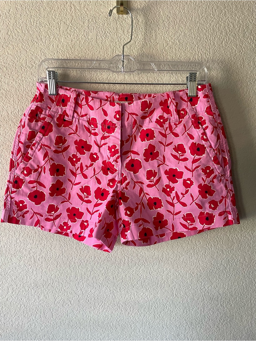 Vinyard Vines Women's Pink Floral Cotton Shorts